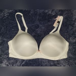 NWT Victoria's Secret Demi Bra 38D